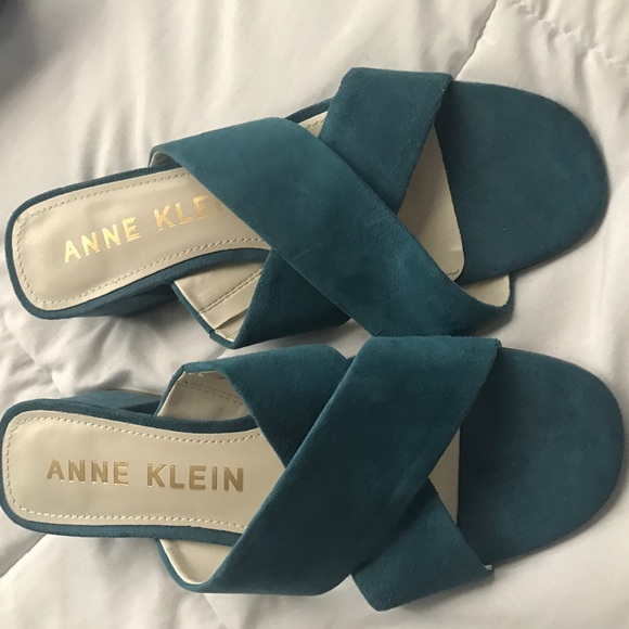 Anne Klein Sandals - Picture 1 of 2